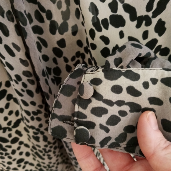 Jennifer Lopez blouse - Picture 3 of 5